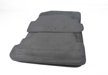 Juego de alfombrillas de terciopelo OEM 51477316500 para BMW E88. Original BMW.