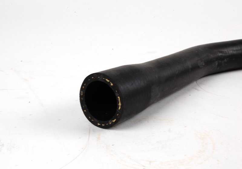 Manguera de retorno OEM 11531744054 para BMW E39 y E38 (520i con motor M52, manual y automático). Original BMW.