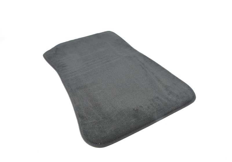 Juego de alfombrillas de terciopelo OEM 51477316500 para BMW E88. Original BMW.