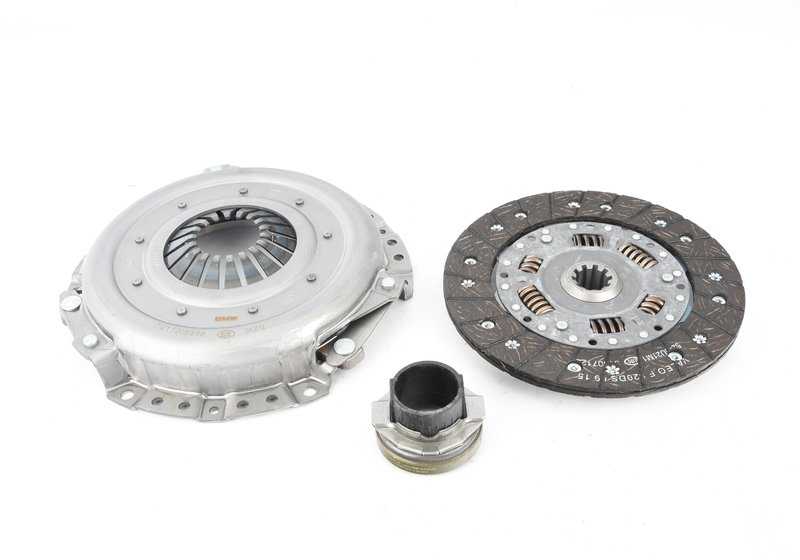 Llanta de acero estilo clásico OEM 36111180733 para BMW E34, E32. Compatible con varios tamaños 14", 15", 16". Ideal como repuesto o sustitución. Original BMW.