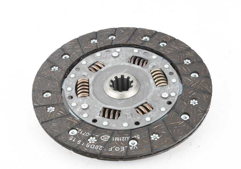 Llanta de acero estilo clásico OEM 36111180733 para BMW E34, E32. Compatible con varios tamaños 14", 15", 16". Ideal como repuesto o sustitución. Original BMW.