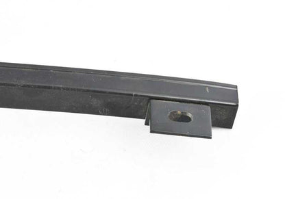 Guía delantera izquierda OEM 41511921491 para BMW E23. Original BMW.