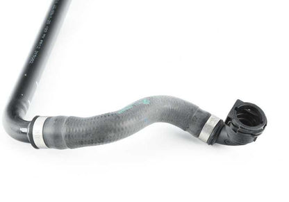 Manguera del radiador de refrigerante OEM 17127856735 para BMW F90 M5. Original BMW.