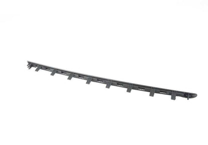 Embellecedor trasero izquierdo negro OEM 51427281473 para BMW F30, F31, F80. Original BMW.