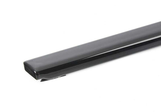 Moldura exterior trasera izquierda en negro brillante OEM 51222427419 para BMW E39 520d, 520i (todos los modelos detallados). Original BMW.