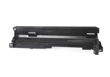 Soporte módulo derecho OEM 17117616026 para BMW i3 (I01, I01N). Pieza de fijación del radiador. Original BMW.