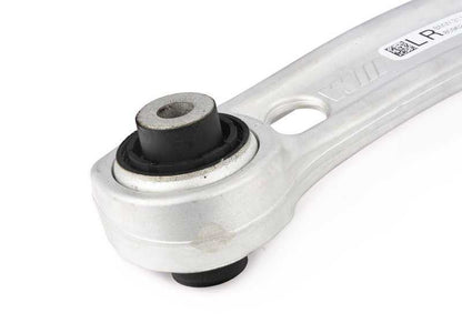Brazo de suspensión delantero derecho con silentblock OEM 31108096242 para BMW F91, F92, F93 (M8 Competition). Original BMW.