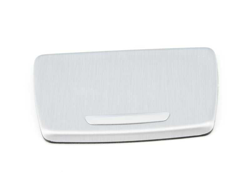 Tapa cenicero aluminio cepillado OEM 51169206397 para BMW Serie 5 F10 (modelos: 518d, 520d). Original BMW.