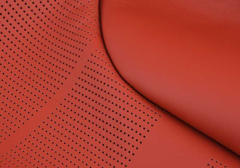 Funda de respaldo en cuero para asiento deportivo izquierdo OEM 52108058275 para BMW F80, F80N, F82, F82N. Color sakhirorange. Original BMW.