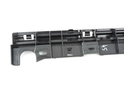 Listón de fijación faldón delantero izquierdo para BMW F06 (OEM 51777276347). Original BMW.