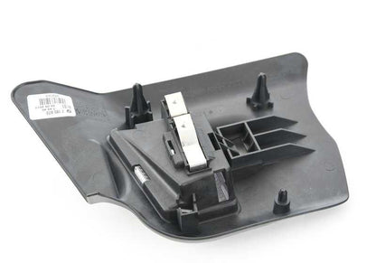 Portabombillas trasero izquierdo OEM 63217165973 para BMW E46 (316Ci, 318Ci) Coupé. Compatible con modelos fabricados entre 1999 y 2006. Original BMW.
