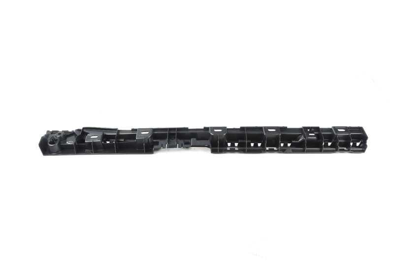 Guida alla sottomissione posteriore sinistra OEM 51777276349 per BMW F06 (640D, 640i in versioni XDRive e standard). Compatibile con i modelli prodotti tra il 2012 e il 2018. BMW originale.