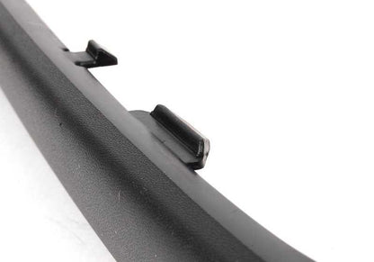 Moldura trasera izquierda OEM 51122498733 para BMW Serie 5 E39 (520d, 520i) todas las versiones compatibles. Recambio original BMW.