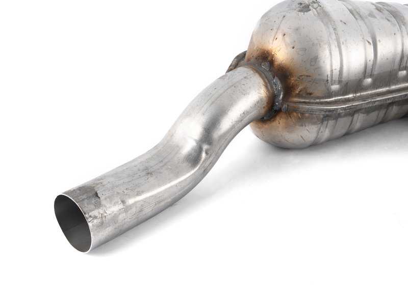 Silencioso intermedio OEM 18107504979 para BMW E39. Compatible con todas las versiones del BMW Serie 5 E39. Pieza original BMW.