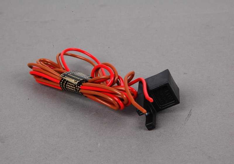 Interruptor OEM 61318378940 para BMW E46, E64, E85. Original BMW. Perfecto para sistemas eléctricos o funciones del habitáculo. Ideal si necesitas sustituir el botón o interruptor original de fábrica.