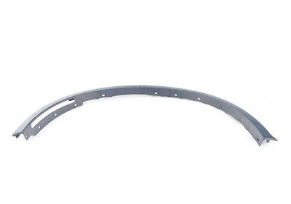 Aletín de paso de rueda delantero izquierdo imprimado OEM 51778065895 para BMW F16, F86. Original BMW.
