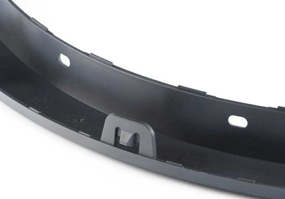 Aletín de paso de rueda delantero izquierdo imprimado OEM 51778065895 para BMW F16, F86. Original BMW.