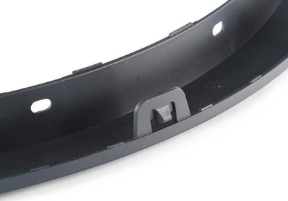 Embellecedor paso de rueda delantero derecho imprimado OEM 51778065896 para BMW F16, F86. Original BMW.