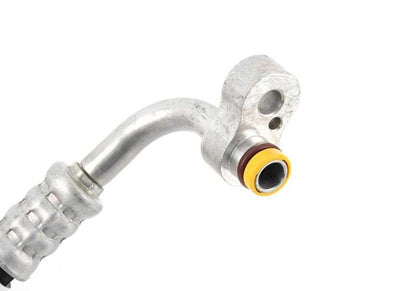 Tubería de alta presión del compresor al condensador OEM 64533455906 para BMW E83. Original BMW.