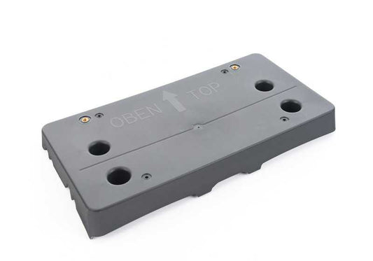 Soporte delantero de matrícula OEM 51118069435 para BMW G80. Compatible con versiones M3, M3 Competition y M3 Competition xDrive. Modelos desde 2020 hasta la actualidad. Original BMW.