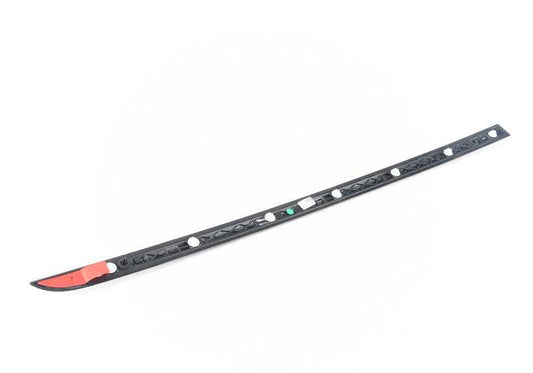 Moldura puerta izquierda inferior negro cromo OEM 51137397869 para BMW G12 (Serie 7: 725Ld, 730Ld, 730Ld xDrive). Original BMW.