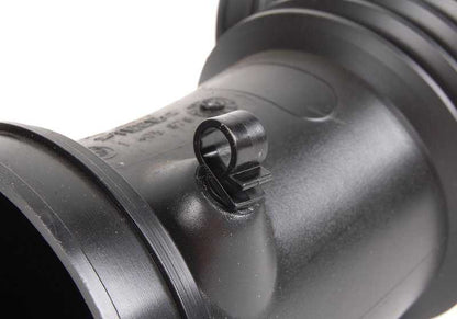 Manguito de admisión de aire izquierdo OEM 11611405876 para BMW E39 (520i, 523i, 525i, 528i, 530i). Original BMW.
