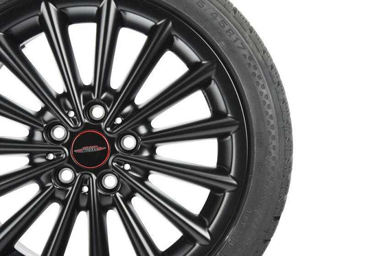 Rueda completa de invierno JCW Multi Spoke 505 negra mate 17" con neumático 205/45R17 88V OEM 36112461642 para MINI F55, F56, F57, F56 BEV… y más. Original MINI.