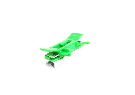 Clip plástico inferior derecho OEM 51137172103 para BMW E90, E91. Compatible con modelos 316d, 316i. Pieza original BMW. Ideal para fijación de molduras exteriores.