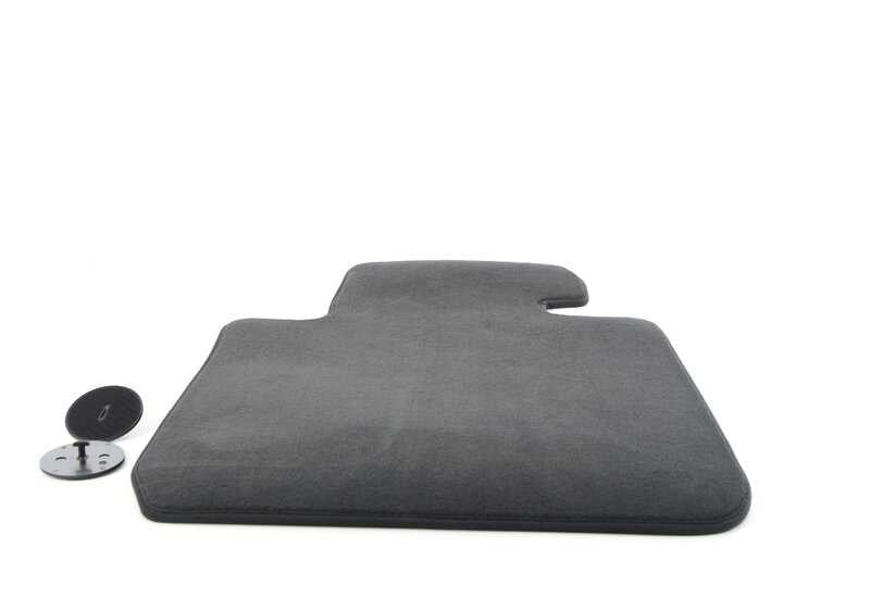 Alfombrilla de moqueta lado conductor OEM 51477294073 para BMW F20, F21, F22, F23. Original BMW.