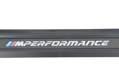 Protector de umbral entrada M Performance carbono OEM 51472460362 para BMW F32 (418d, 418i) desde 2015 hasta 2020. Mejora el diseño deportivo con inserción de carbono. Original BMW.