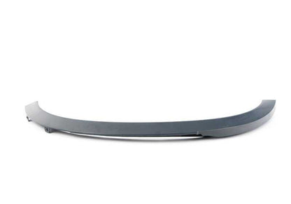 Moldura paso de rueda trasero izquierdo OEM 51778052077 para BMW F25, F26. Original BMW.