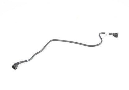 Tubo de compensación depósito-culata OEM 17128654824 para BMW G42, G20, G21, G28, G22, G23, G26. Original BMW.