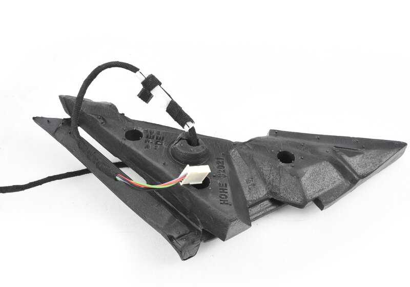 Riscaldamento a sinistra Retroview esterno OM 51167890825 per BMW E46 (316i AL11, AL21, AL51, AL55, AX31, AX41, AY11, AY15, AY31, AY41). Finitura nera luminosa. BMW originale.