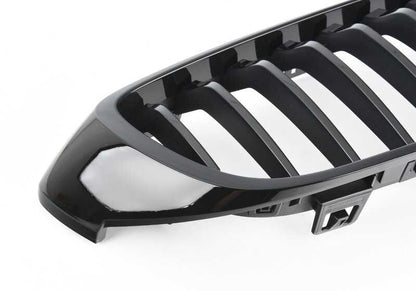 Rejilla embellecedora delantera derecha (color negro sport) OEM 51135A3D028 para BMW F32N, F33N, F36, F36N. Original BMW.