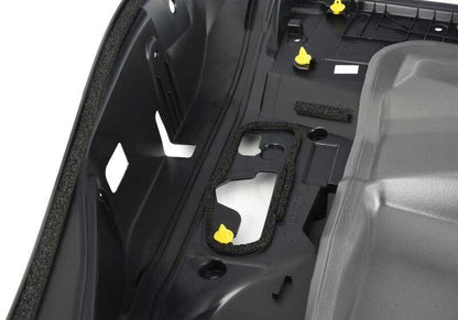 Embellecedor interior puerta delantera derecha OEM 51417303638 para BMW i3 I01 (60Ah, 94Ah, 120Ah y REX). Compatible con modelos desde 2013 hasta 2022. Recambio original BMW.