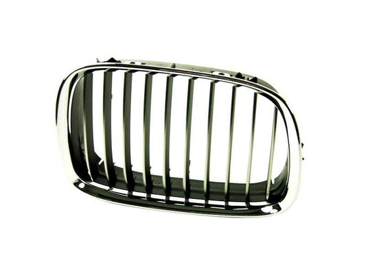 Rejilla decorativa derecha cromada OEM 51138184532 para BMW E39 535i y 540i. Compatible con modelos fabricados entre 1996 y 2003. Original BMW.