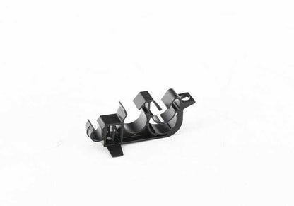 Clip triple para anclaje en depósito de combustible OEM 16127286140 para BMW F20, F21, F22, F23, F87, F30, F31, F34, F35, F80, F32, F33, F36, F82, F83. Original BMW.
