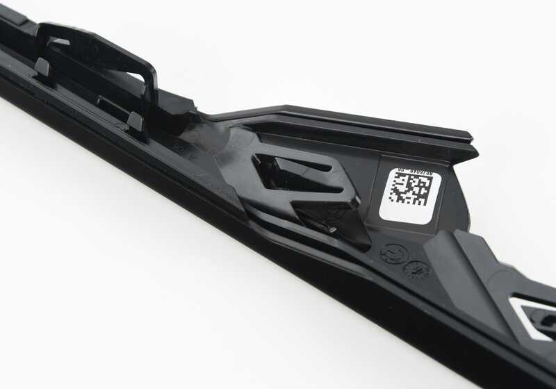 Tapa conducto de aire derecha OEM 51138076048 para BMW F90 (Serie 5 M5). Original BMW.