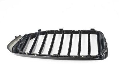 Parrilla delantera M Performance derecha negra brillo OEM 51719626586 para BMW G30, G31. Ideal para personalizar con estilo deportivo. Original BMW.