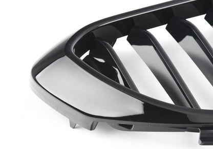 Parrilla delantera M Performance derecha negra brillo OEM 51719626586 para BMW G30, G31. Ideal para personalizar con estilo deportivo. Original BMW.