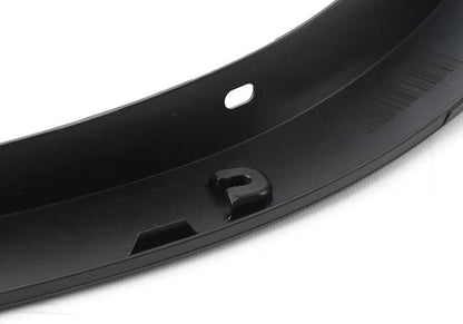 Embellecedor paso de rueda trasero izquierdo OEM 51129491675 para BMW X2 F39 (M35i, sDrive16d, sDrive18d, X2 20d). Original BMW.