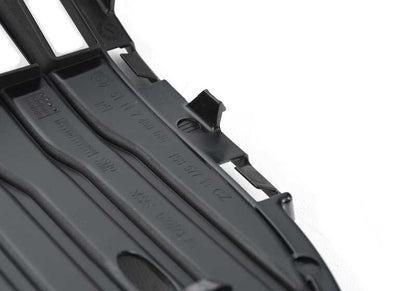 Rejilla de entrada de aire parcial derecha OEM 51117450646 para BMW G22, G23. Original BMW.