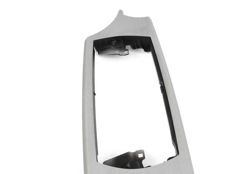 Embellecedor para salpicadero acabado aluminio longitudinal OEM 51456961776 para BMW Z4 E85, E86. Original BMW.