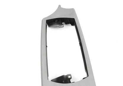 Embellecedor para salpicadero acabado aluminio longitudinal OEM 51456961776 para BMW Z4 E85, E86. Original BMW.