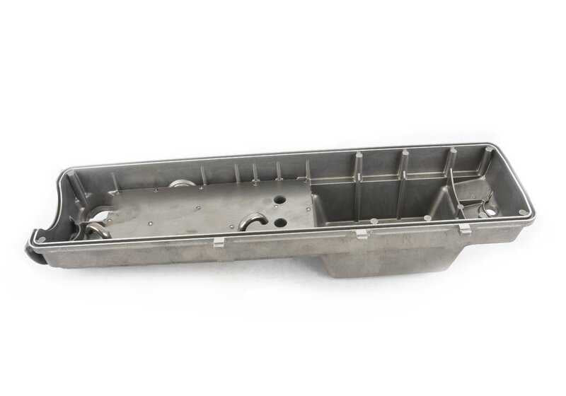 OEM Colata Tampa 11122241639 para BMW E30 324D/TD, E28 524TD. BMW original.