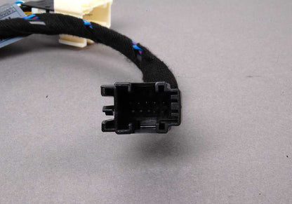 Cable adaptador OEM 61128381219 para BMW E38. Original BMW.