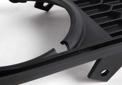 Rejilla lateral izquierda OEM 51118045449 para BMW E82, E88. Pieza original BMW. Ideal para sustituir parte lateral del paragolpes delantero.