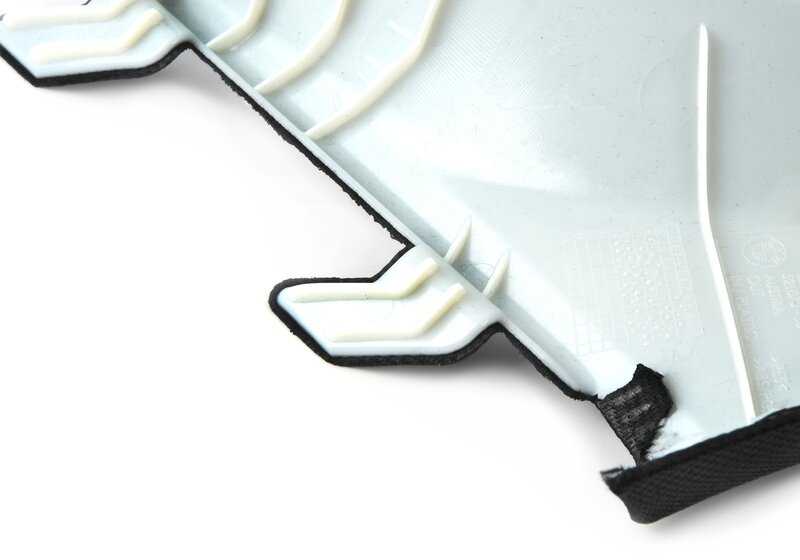 Coluna do Embelador à esquerda OEM 51438065021 para BMW F90, G30, G31, G38. BMW original. Cor antracite ideal para substituir a moldagem lateral do pára -brisa no lado do motorista.