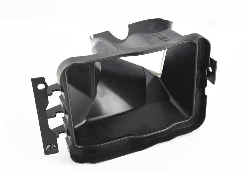 Condotto d'aria destro per radiatore spostato OEM 51747432632 per la serie BMW 4 F32 (418i, 430d, 435d XDrive, 440i). Compatibile con i modelli dal 03/2017 al 06/2020. BMW originale BMW.