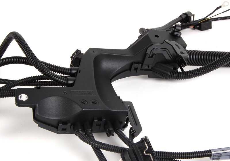 Cableado del motor OEM 12517524106 para BMW Z4 E85 2.5i y 3.0i {BT31,BT32,BT41,BT42,BT51,BT52,BT61,BT62} con motor M54. Compatible con cambio manual y automático. Original BMW.
